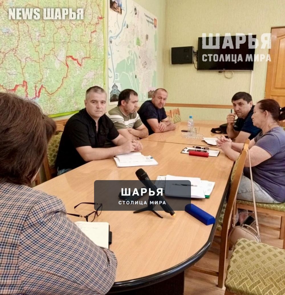 Мэр Шарьи встретилась с подрядчиками, ремонтирующими школу №21 — Шарья — фото 2