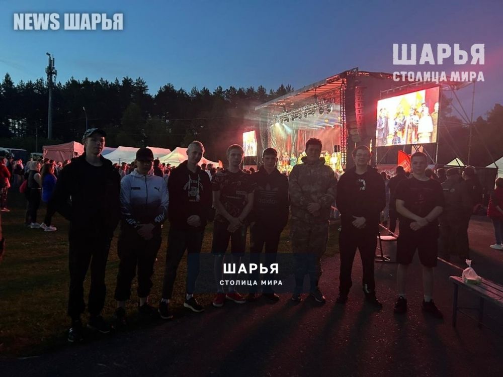Студенты Шарьи оказали помощь в подготовке площадки для выступления Народной артистки Надежды — Шарья — фото 2
