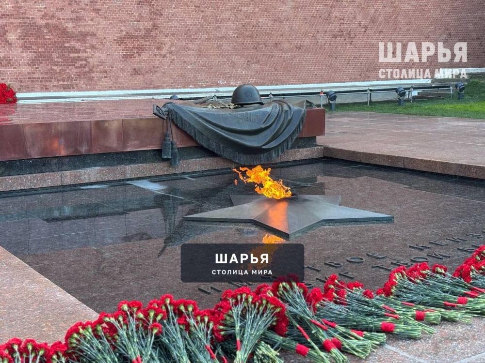 Частица пламени Вечного огня с Могилы Неизвестного Солдата передана делегации Костромской… — Шарья — фото 4