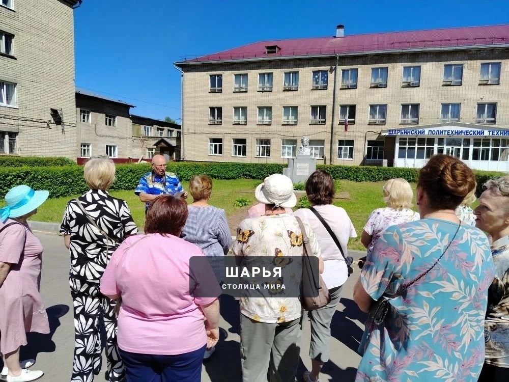 Активисты Центра общения ОСФР в Шарье прикоснулись к истории города накануне Дня России — Шарья — фото 5