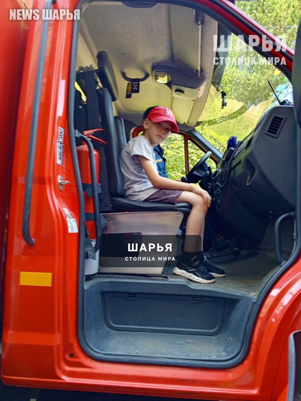Спасатели-огнеборцы приехали в гости к дошколятам — Шарья — фото 6