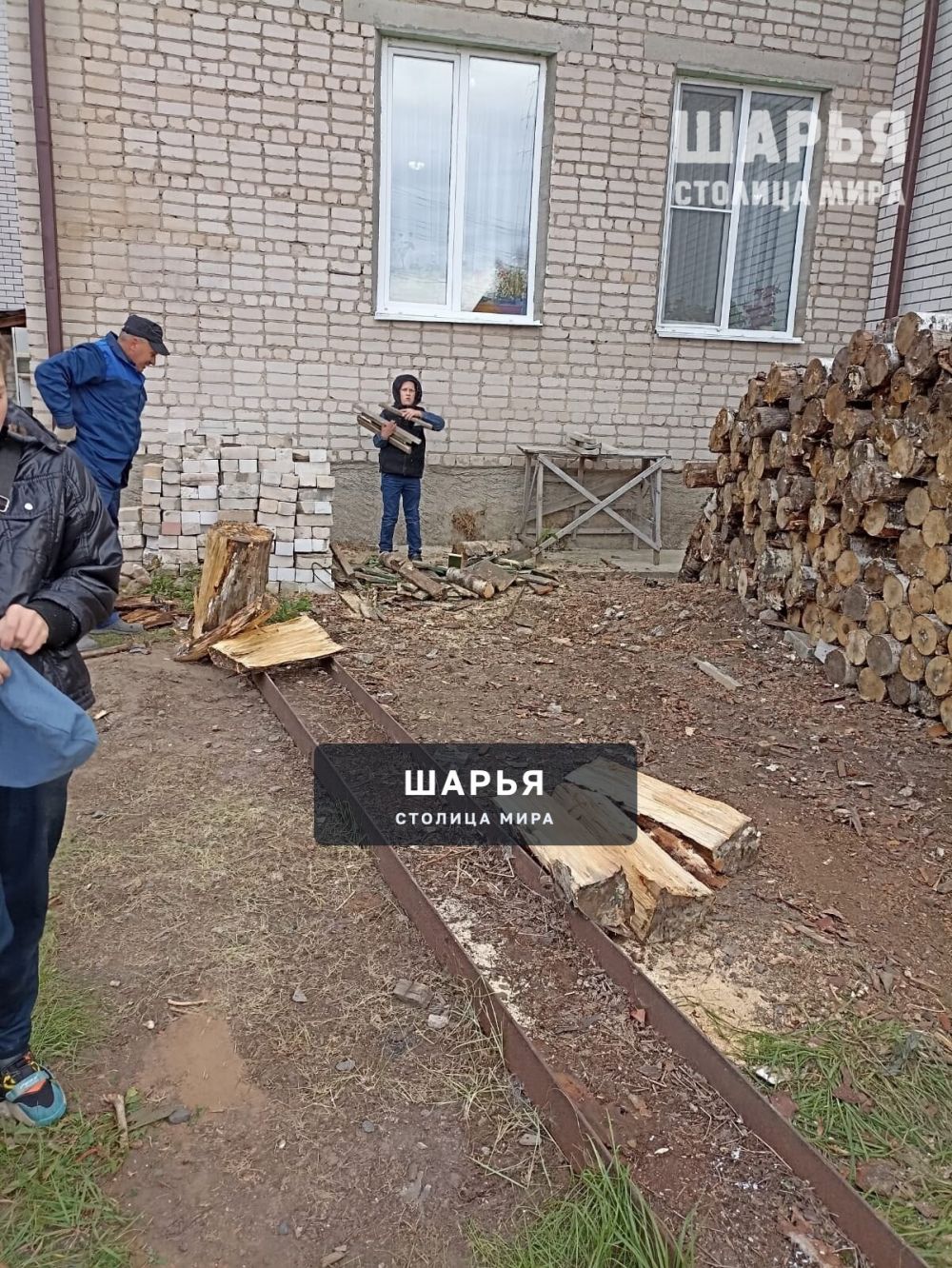 В Шарье продолжается реализация благоустройства прихрамовой территории — Шарья — фото 7