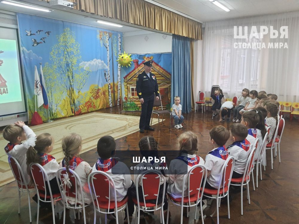 Детсадовцы поздравили бойца СВО с его профессиональным военным праздником — Шарья — фото 7