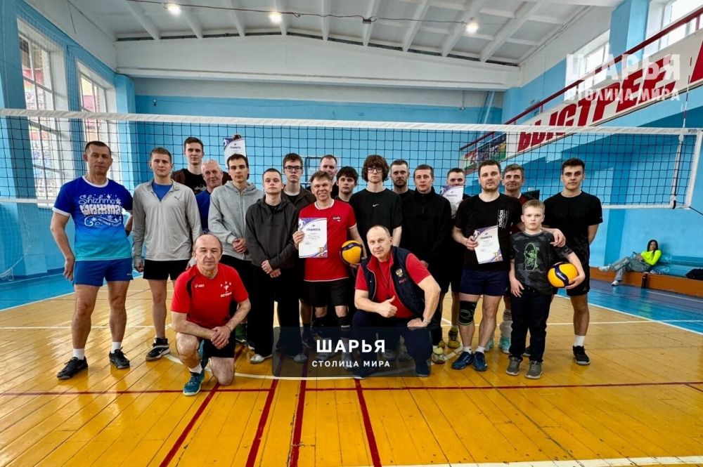 В Первенстве Шарьи по волейболу победу одержала команда «ТЕМП» — Шарья — фото 9