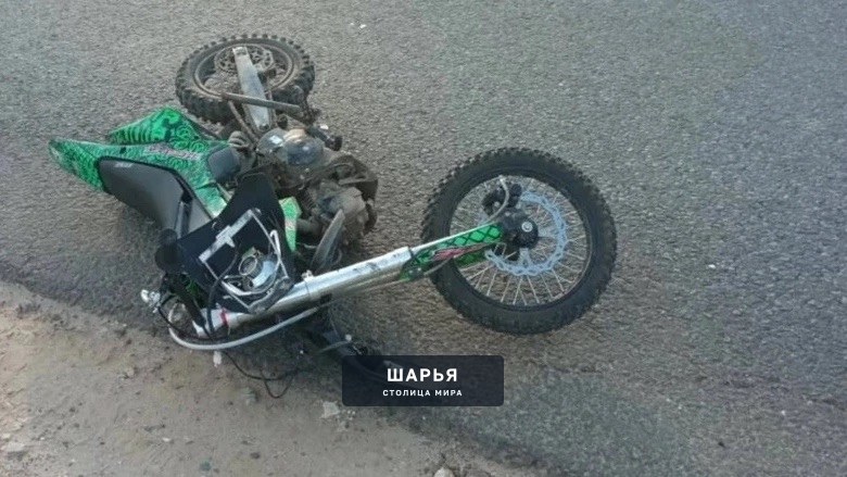 Подросток на питбайке врезался в лесовоз на костромской дороге — Шарья