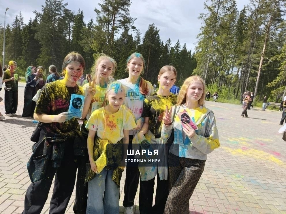 На пару часов Городской парк Шарьи превратился в настоящую феерию цвета и радости — Шарья — фото 5