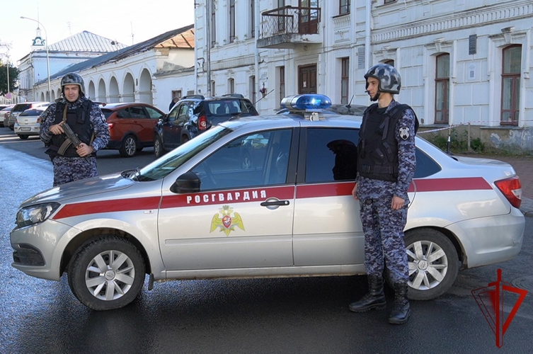 Костромские росгвардейцы за 9 месяцев наловили нарушителей, нашли «федерала» и отстояли 93 праздника