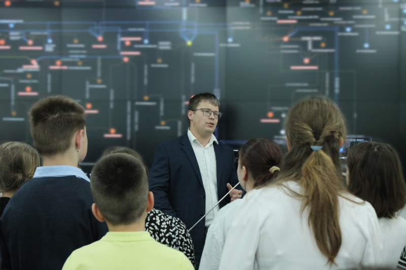 Энергетики «Костромаэнерго» провели профориентационную экскурсию для школьников