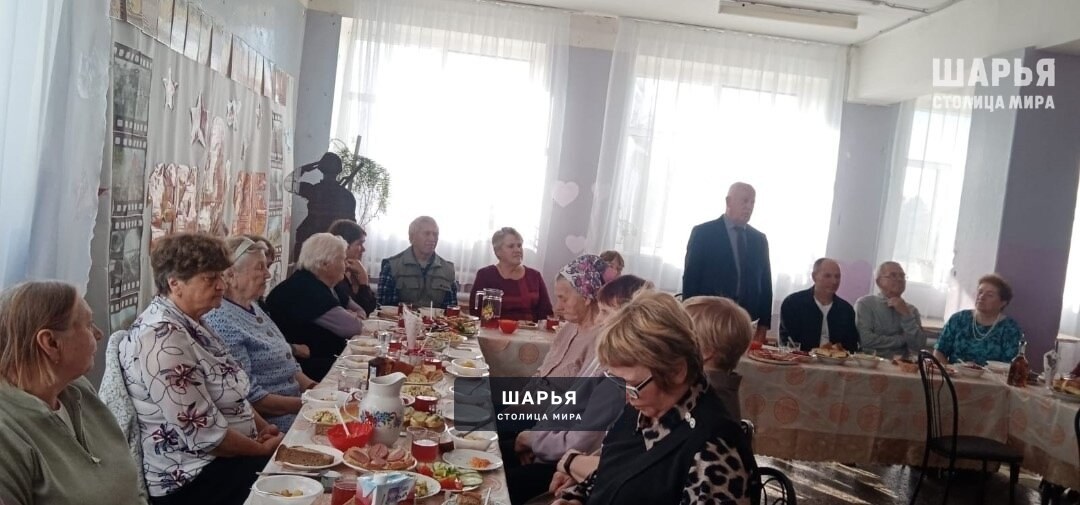 День пожилого человека в п. Зебляки отпраздновали застольем и концертом в Доме культуры — Шарья