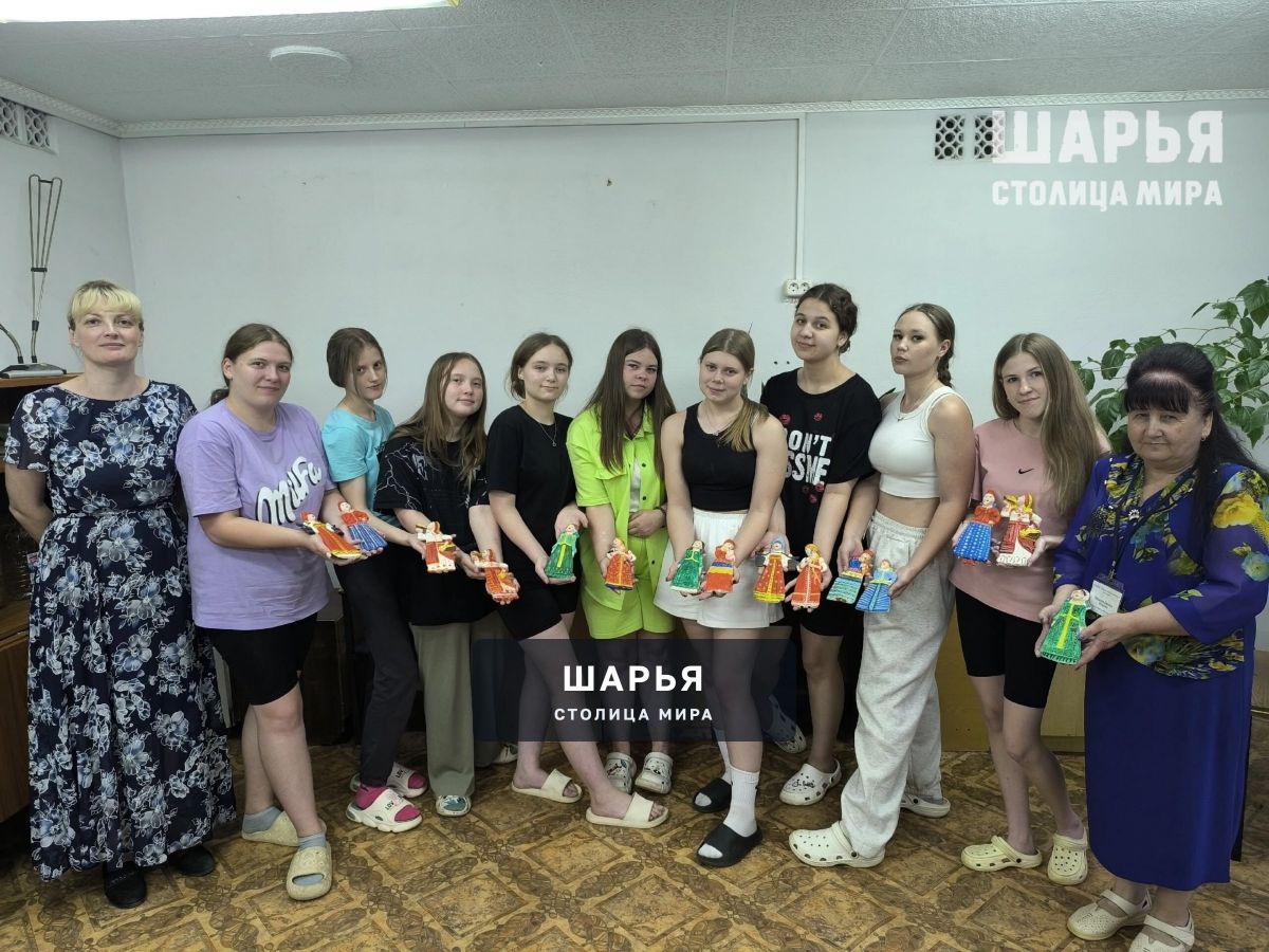 Творческое знакомство шарьинских студентов с народной культурой прошло на УРА — Шарья
