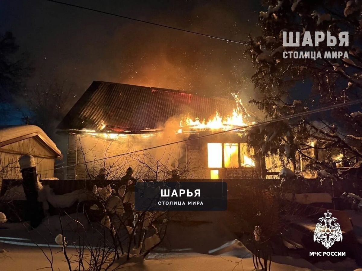 Ночью в Шарье сгорел жилой дом — Шарья