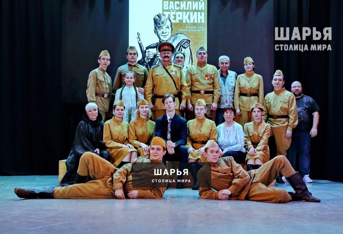 В Шарье прошла яркая премьера спектакля от агиттеатра "Поиск" — Шарья