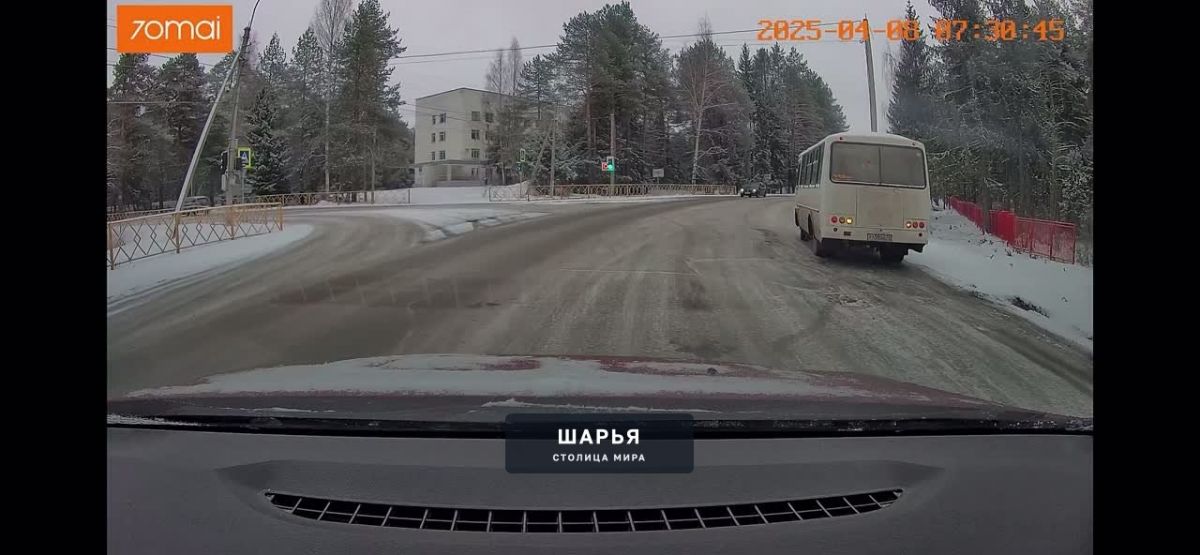 Автобус тоже переобуться успел? — Шарья