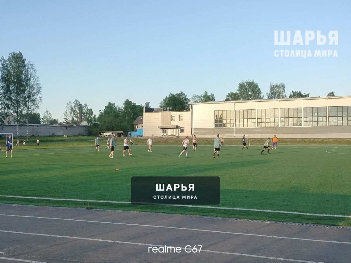 В Шарье прошел яркий товарищеский футбольный матч — Шарья